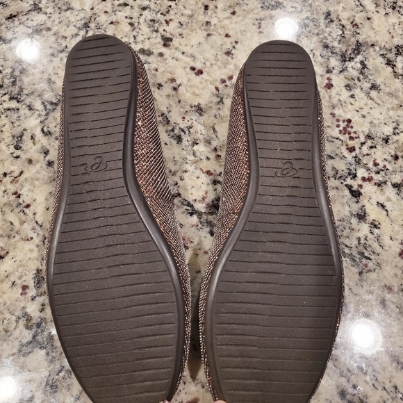 Easy Spirit Flats - Picture 3 of 7